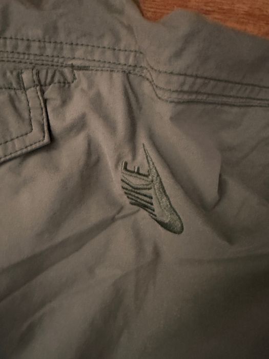 Штани Nike на затяжках