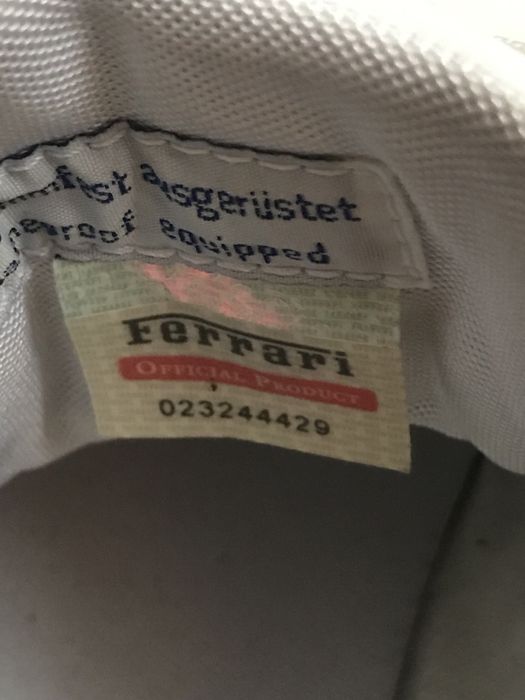 Кросівки чоловічі