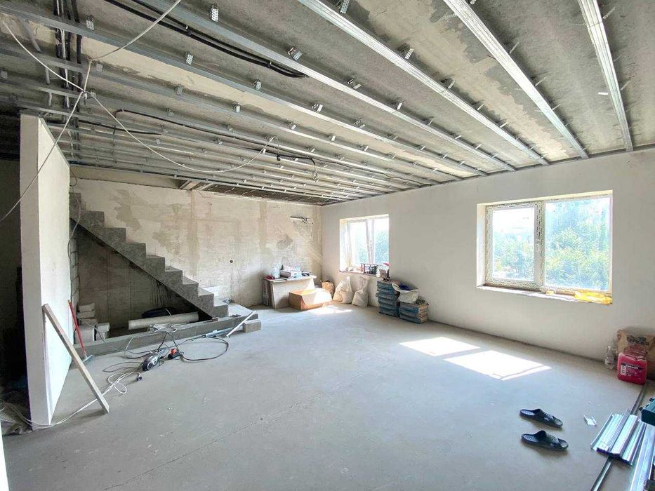 Продаж 2-х рівневої квартири. Район виставка. Біля РІКО.