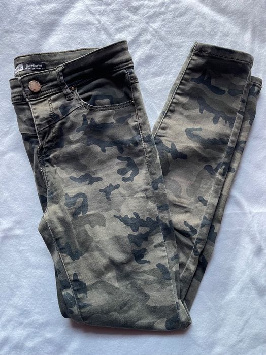 Spodnie moro - Stradivarius - S