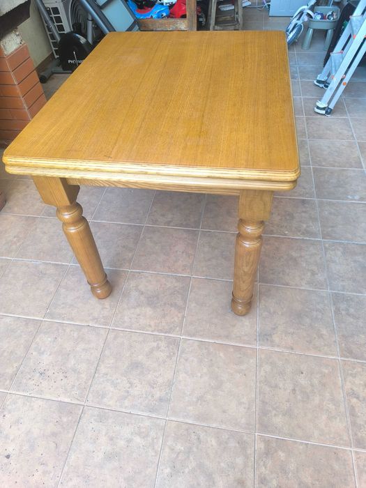 Mesa de madeira extensível