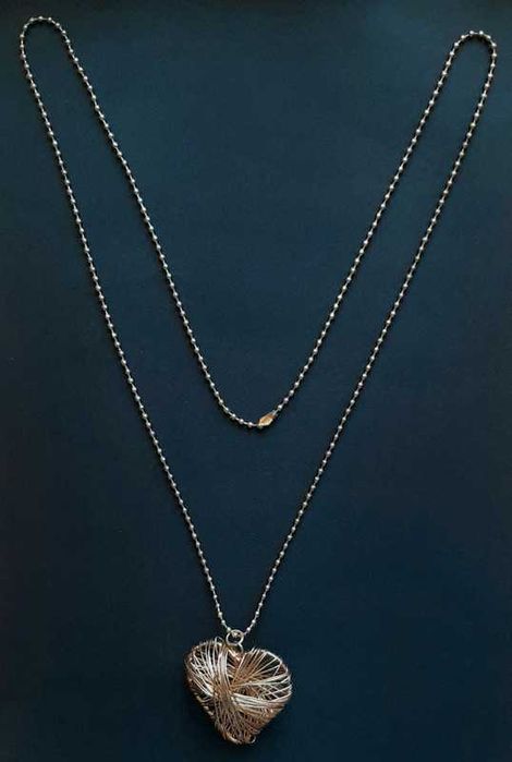 Stalowy naszyjnik z sercem