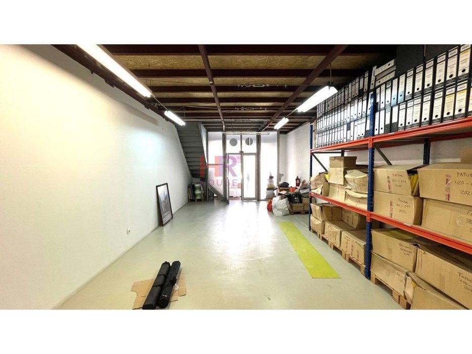 Avenida Sá da Bandeira em Coimbra vende-se Espaço comercial de rés-...
