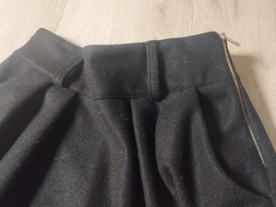 Spódnica czarna wizytowa elegancka rozkloszowana