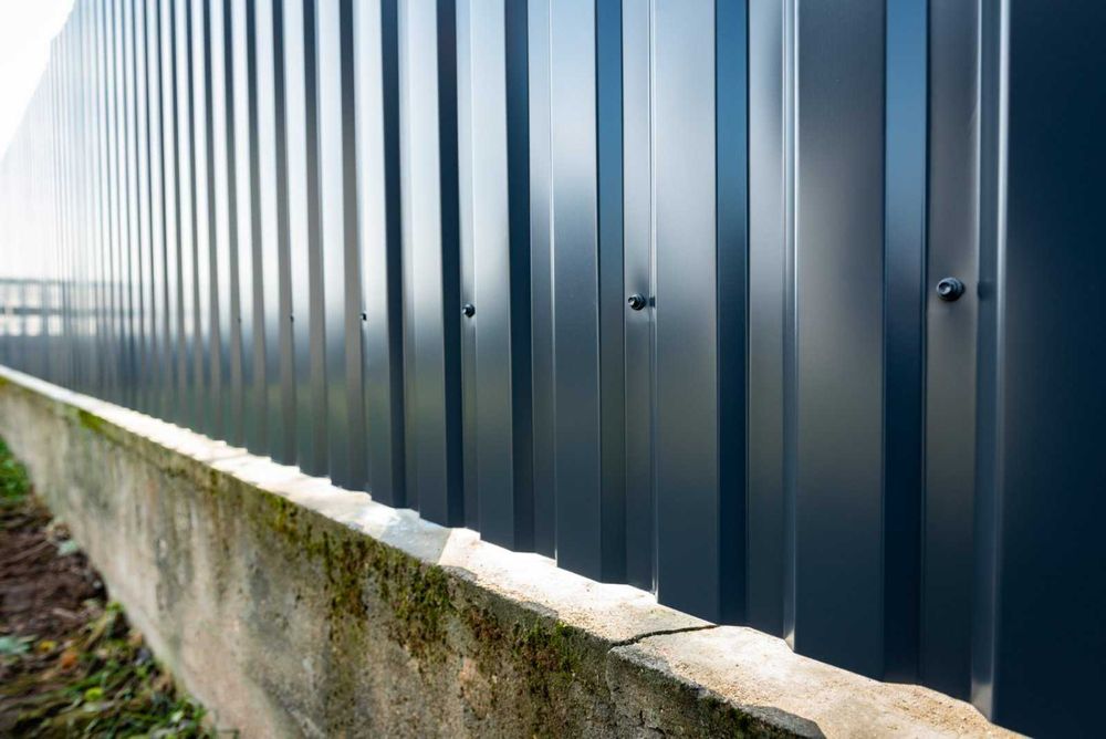 Ворота, паркани. Забор Еврозабор. Профнастил. Встановлення та монтаж ...