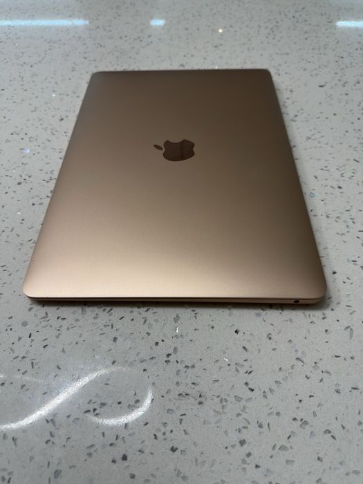 MacBook Air M1 13” (2020) Rose Gold – Para peças ou reparação