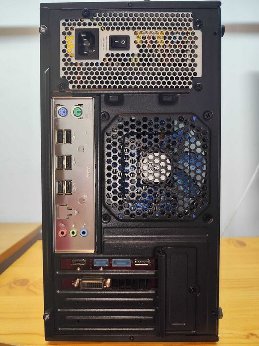 Gamingowy komputer RGB.RX570 8GB,64GB RAM,SSD,1TB HDD+monitor+akcesori