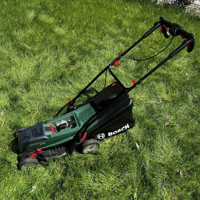 Газонокосилка Bosch UniversalRotak 2x18V-37-550 (3 600 HB9 E00)