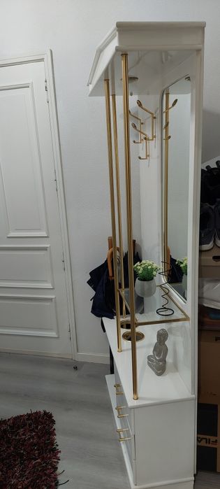 Móvel de entrada em branco lacado