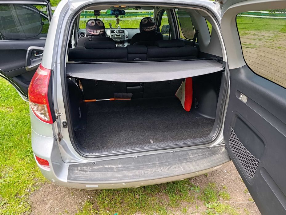 Автомобіль Toyota Rav 4