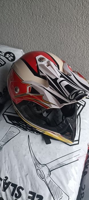 Kask na Crossa  lub hulajnogę