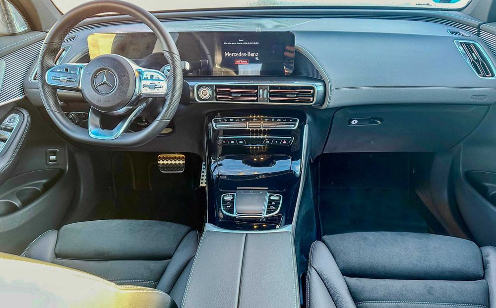 Mercedes-Benz EQC 400 4MATIC AMG - Jan/2024 com 16.000 km. Está NOVO !