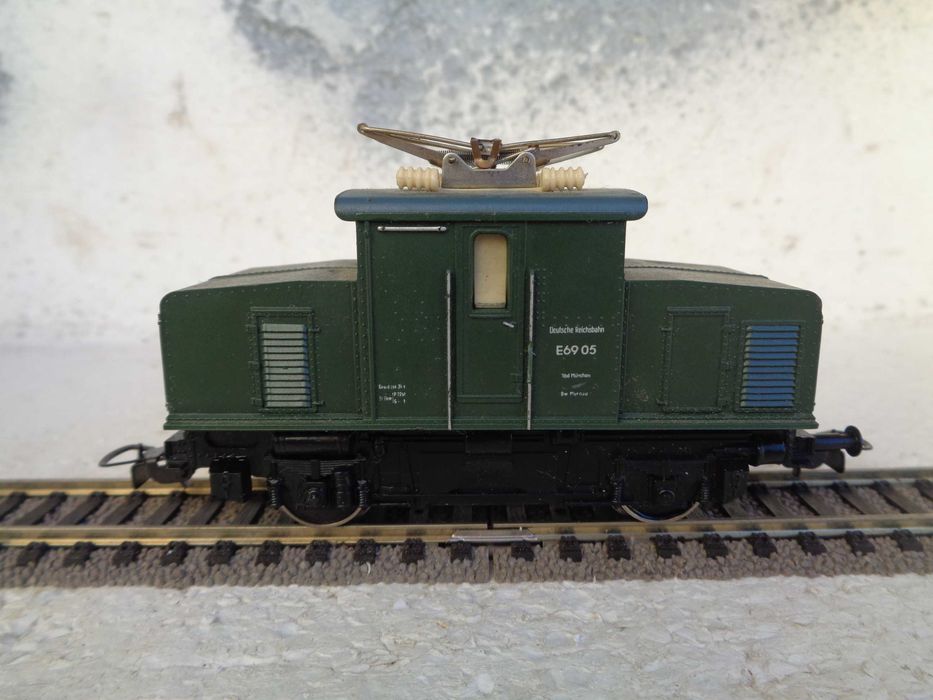 1:87 PIKO Locomotiva eletrica E69 da DR comboio