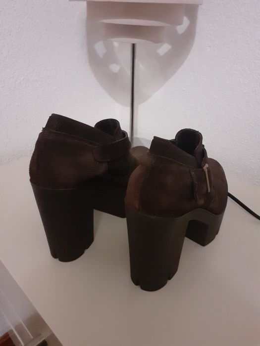 Sapatos          .