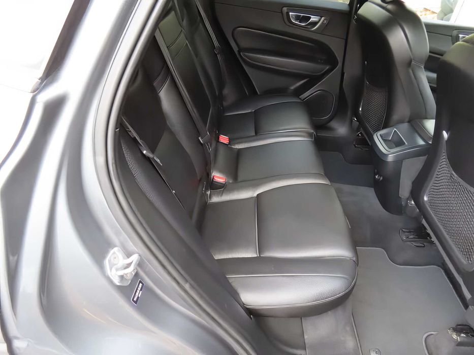 Volvo XC60 T6 Momentum      2019