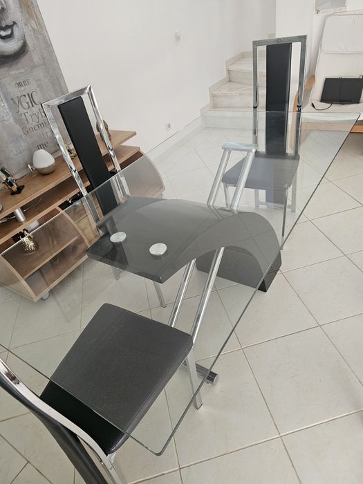 Mesa de jantar e 4 cadeiras