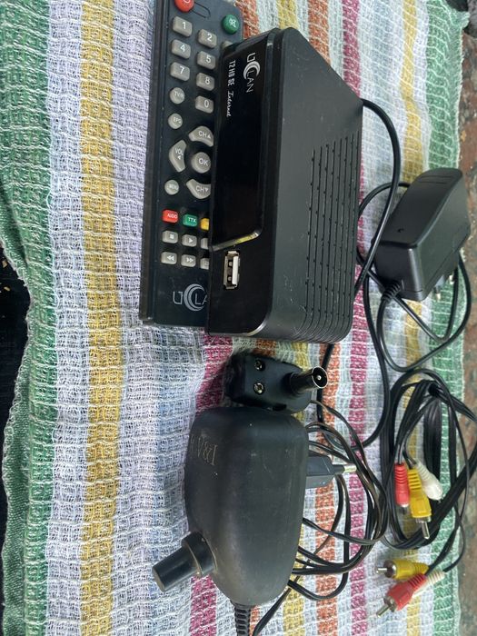 Продам тюнер Т2. Модель T2 HD SE