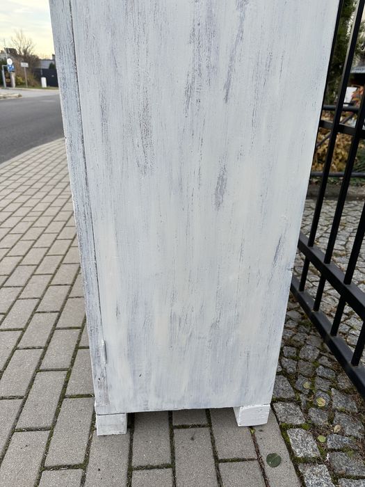 Komoda pensjonarka vintage bielona bieliźniarka