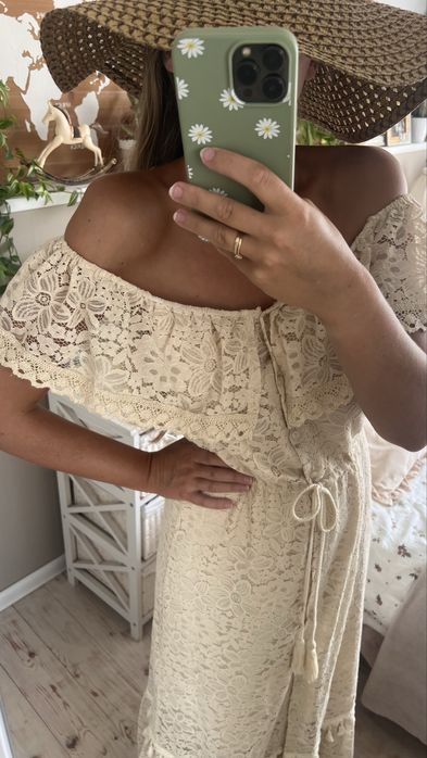 Suknia ślubna beżowa kremowa boho w kwiaty ażurowa długa hiszpanka