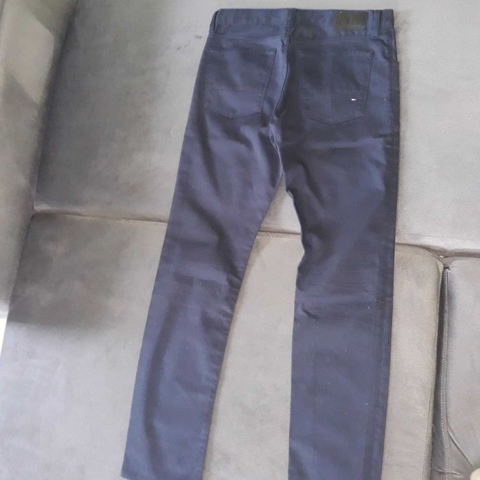 Materiałowe spodnie prążkowane Tommy Hilfiger 33 / 32