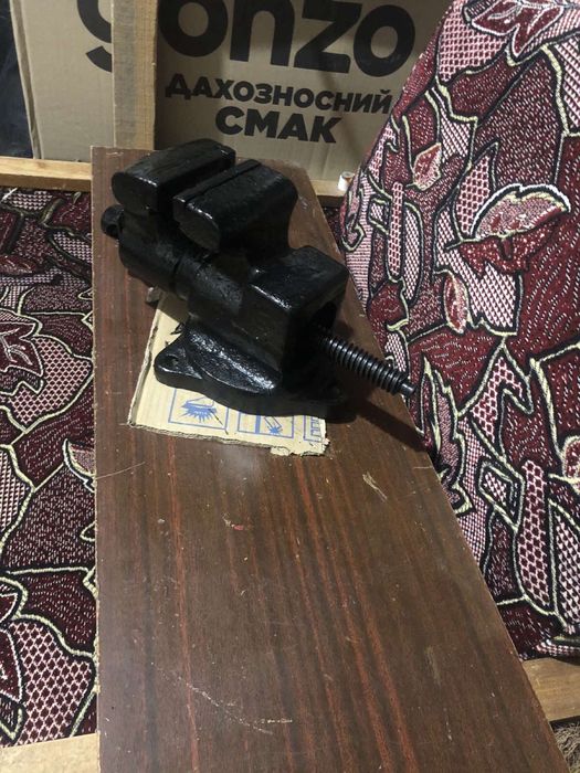 Продам тиски