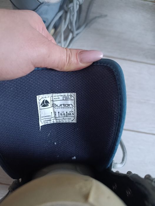 Сноуборд та чоботи  BURTON SNOWBOARD BOOTS 38.5 (шолом в подарунок)