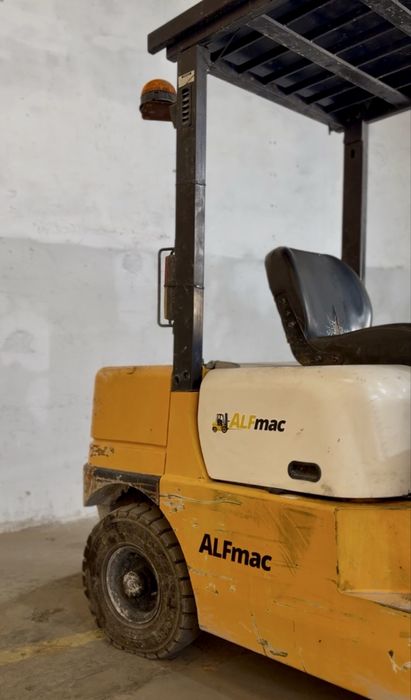 Empilhador 2500kg!! Diesel!! Revenda!! Retoma!! Oportunidade!!