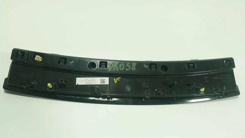 Farolim Traseiro Central TESLA MODEL 3 (5YJ3) EV 161520200C 161520200A