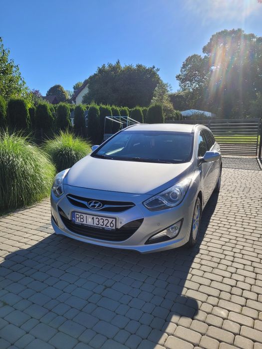 Hyundai i40. 1.6