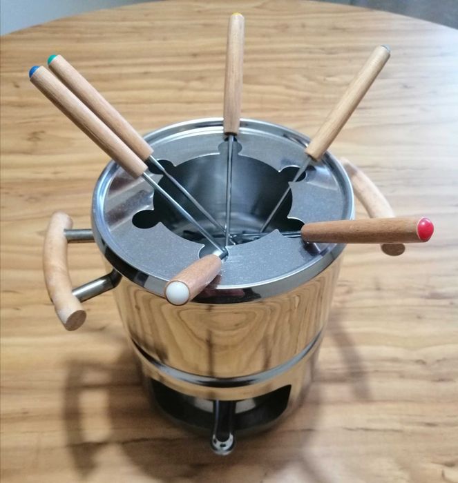 Fondue em inox usado