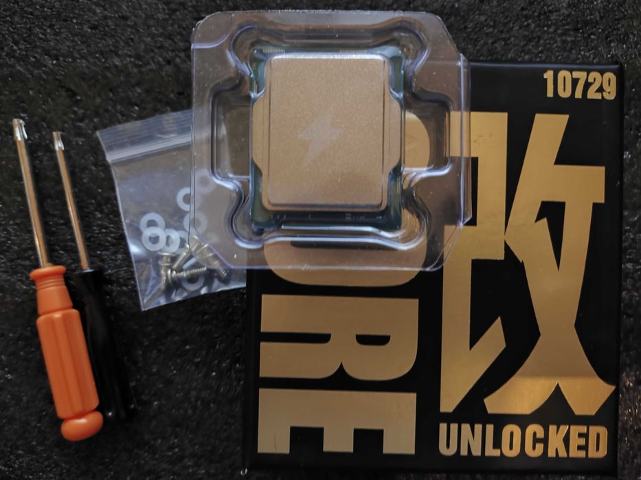 Процесор Intel Core i9-12900hx (QYQZ)