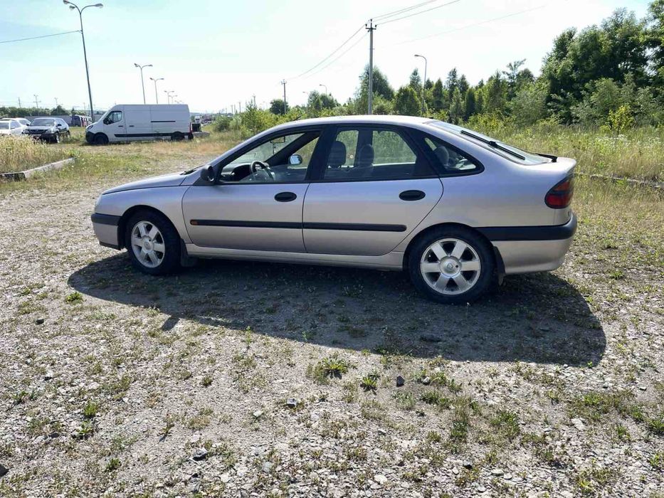 Рено лагуна 1997рік 1.8бензин