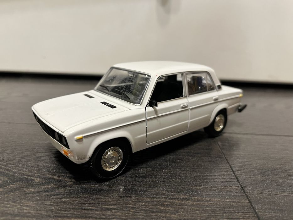 Металева машина Лада жигулі біла