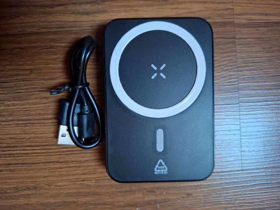 Powerbank Rabobank AP864135 z ładowarką indukcyjną. 5000mAh. Nowy.