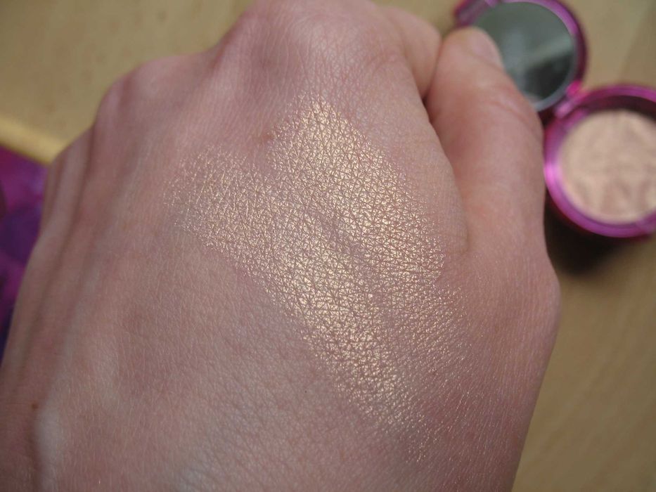 rozświetlacz Becca Rose Gold