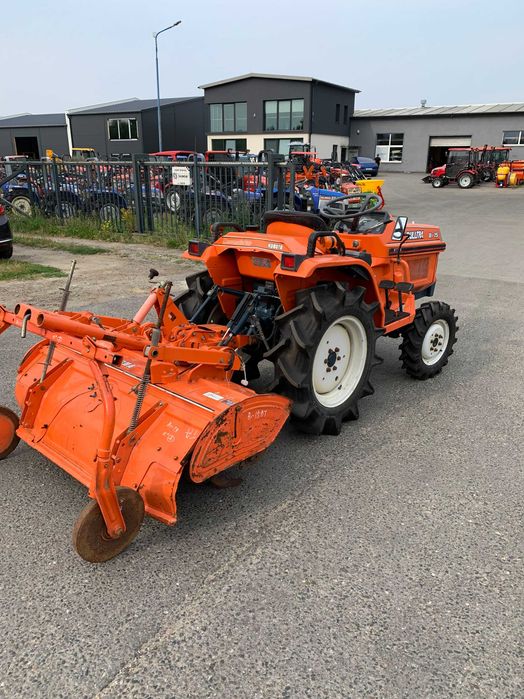 Traktorek Kubota B1-15 z glebogryzarką 15KM 4x4 3 cyl. diesel