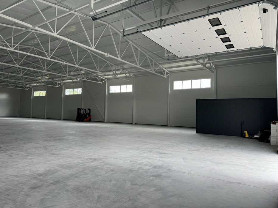 Продаж сучасного складського приміщення. 1200м², 42сот. в 7 км від Львова в с.Бартатів з прямим виїздом на логістичний шлях М11 Львів–Шегині.