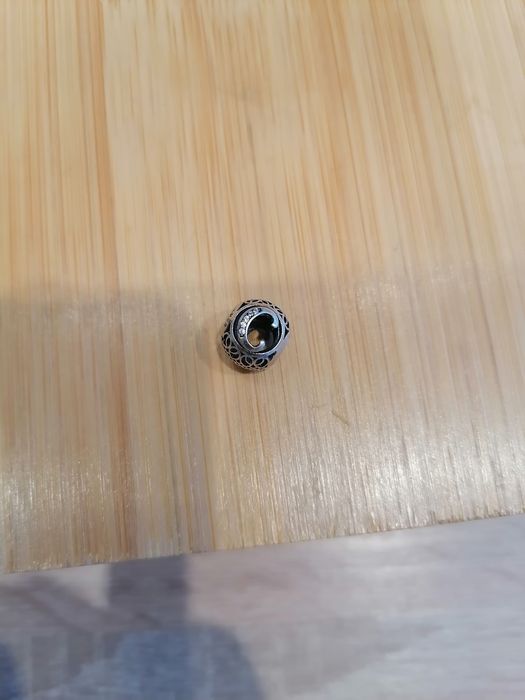 Charms ażurowy Pandora 925 literka C