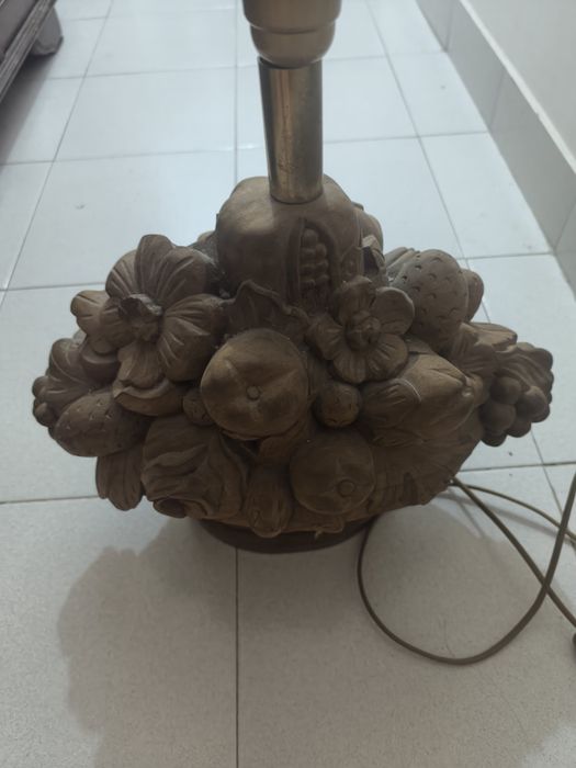 Candeeiro esculpido "fruteira"