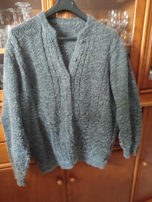 Casaco em malha cinzento