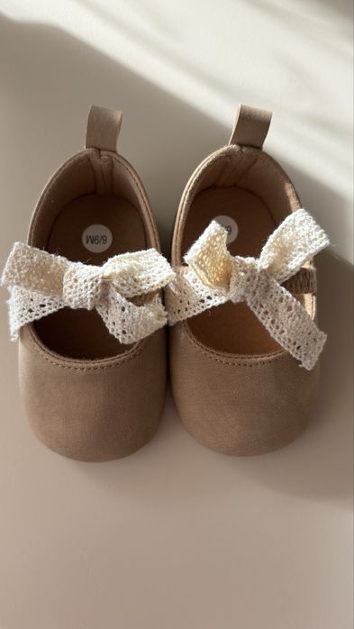 Ніжні пінетки-туфельки з мереживом (6-9 міс), стан ідеальний