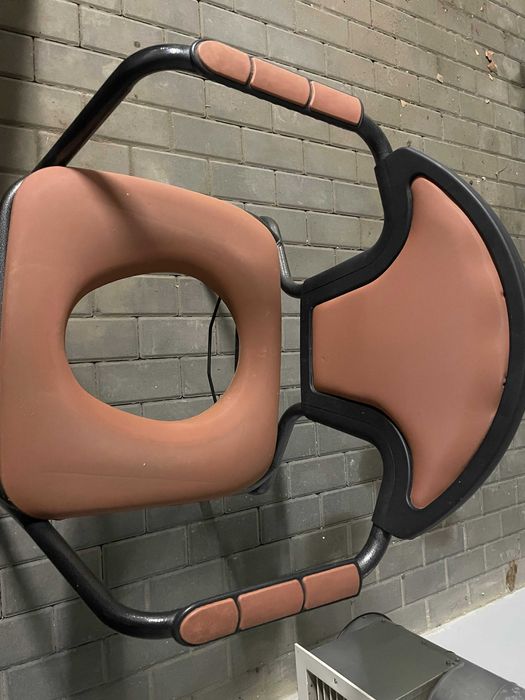 krzesło tapicerowane toaletowe WC dla seniora