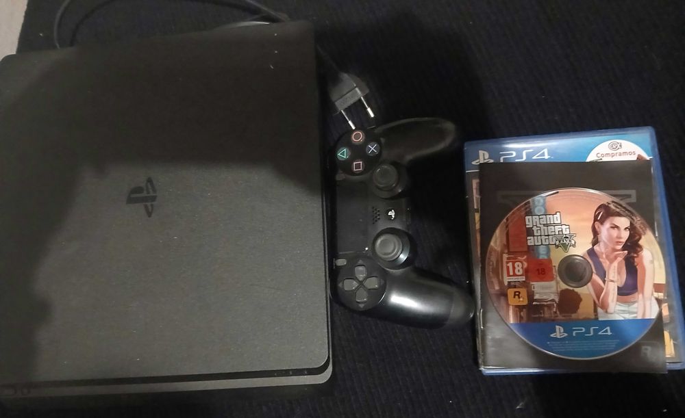Consola PS4 Slim 500GB + 1 DUALSHOCK + GTA5