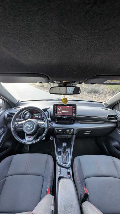 Toyota yaris híbrido 2022 — photo 2