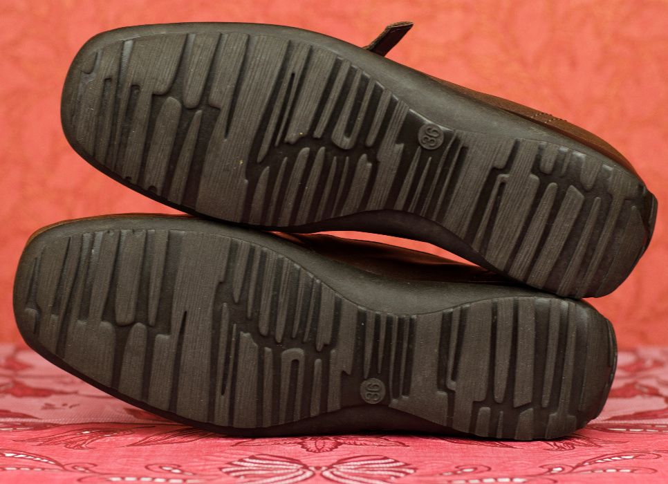 Кожаные фирменные балетки Clarks с ремешком 36,5-37р. 23,5 см.