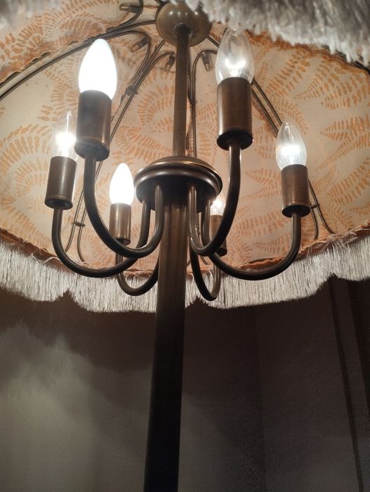 Mosiężna lampa podłogowa Hollywood Regency 6 punktów świetlnych Oryginał