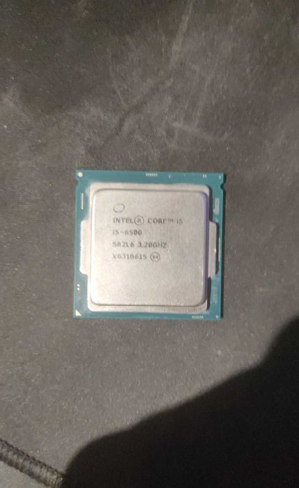 Procesor I5-6500.