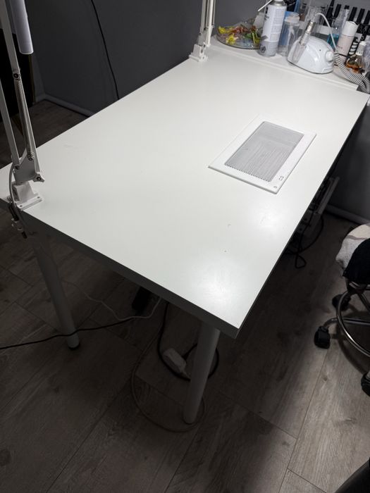 Biurko z pochlaniaczem