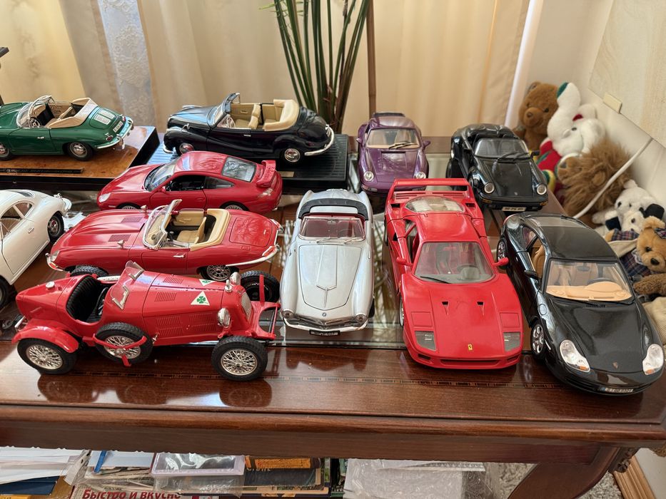 Машинки колекційні  bburago maestro 1:18