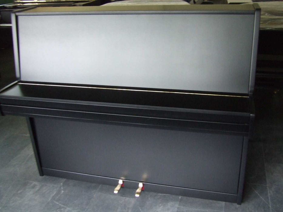 Pianino Grotrian Steinweg mod 120, czarne z 1977 r.